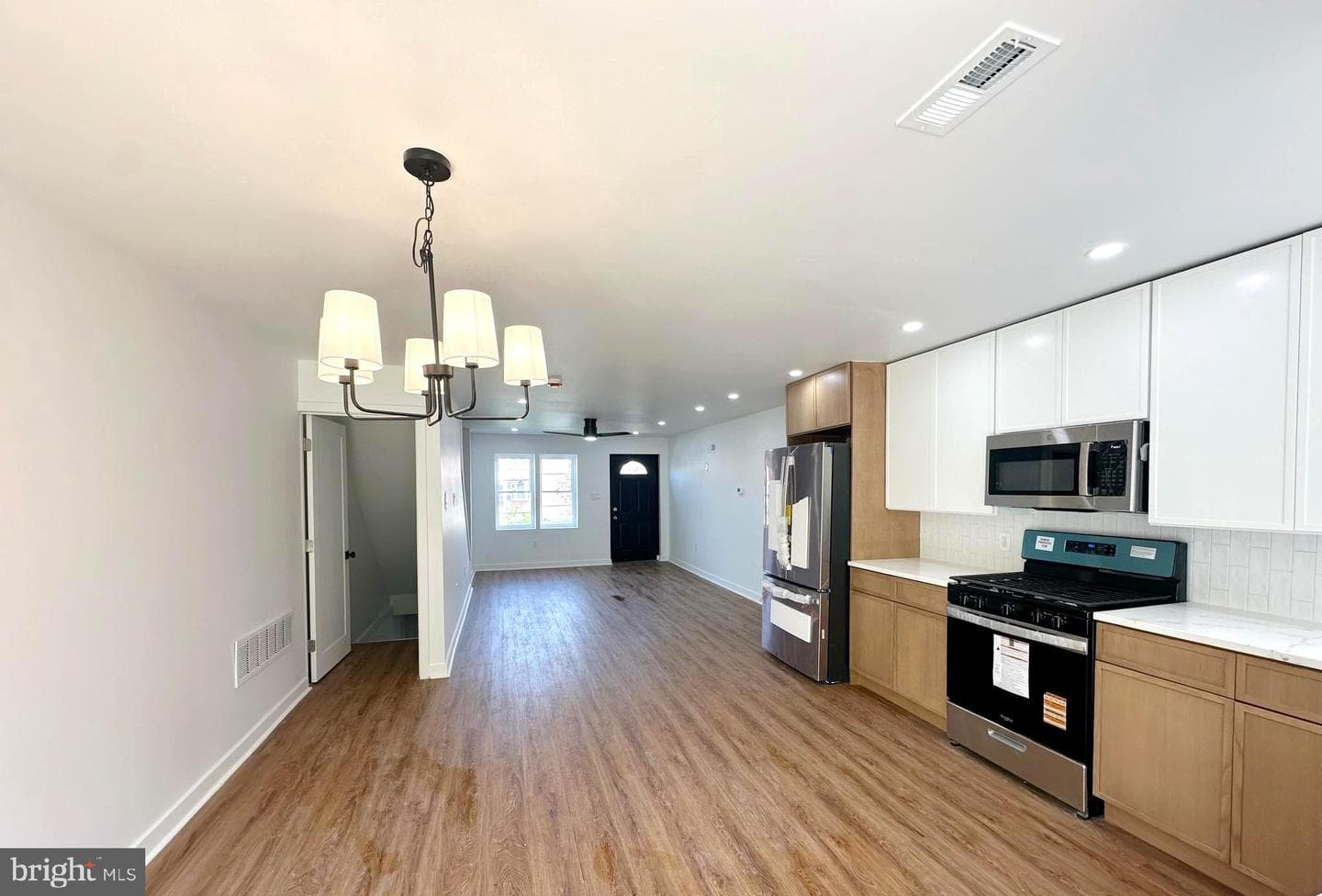 1160 Taylor Drive photo 3