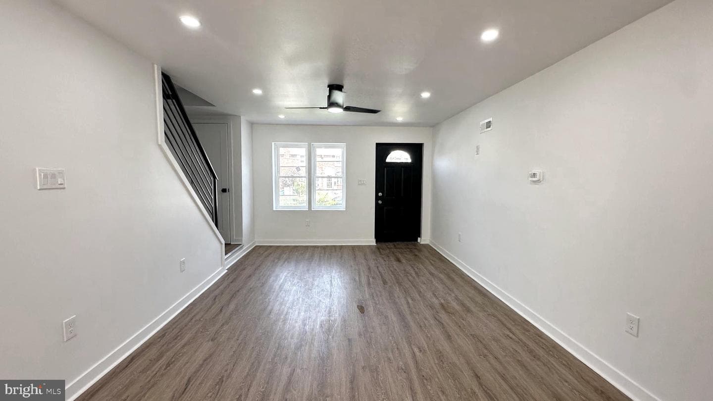 1160 Taylor Drive photo 4