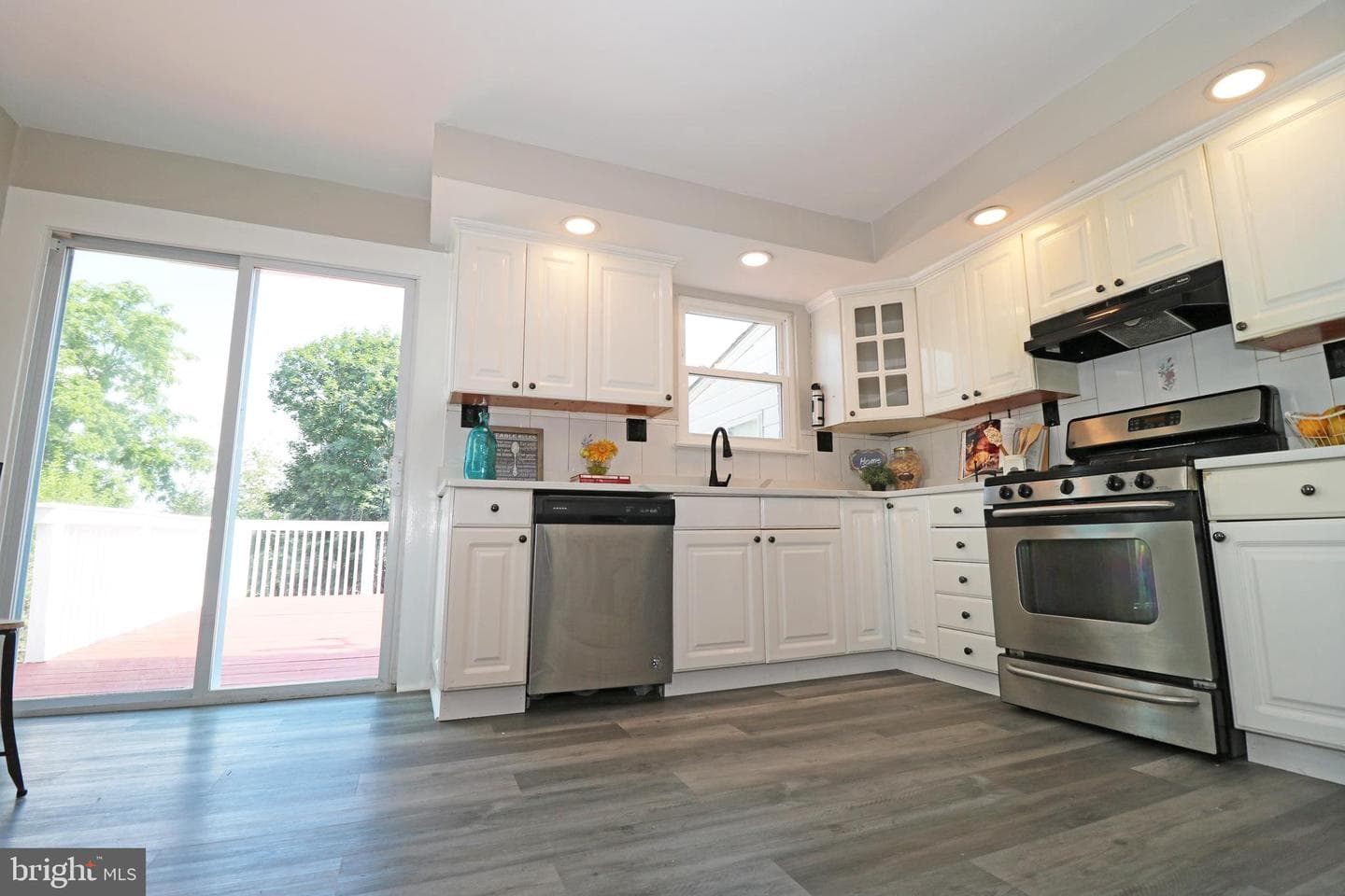 1551 Warwick Avenue photo 20