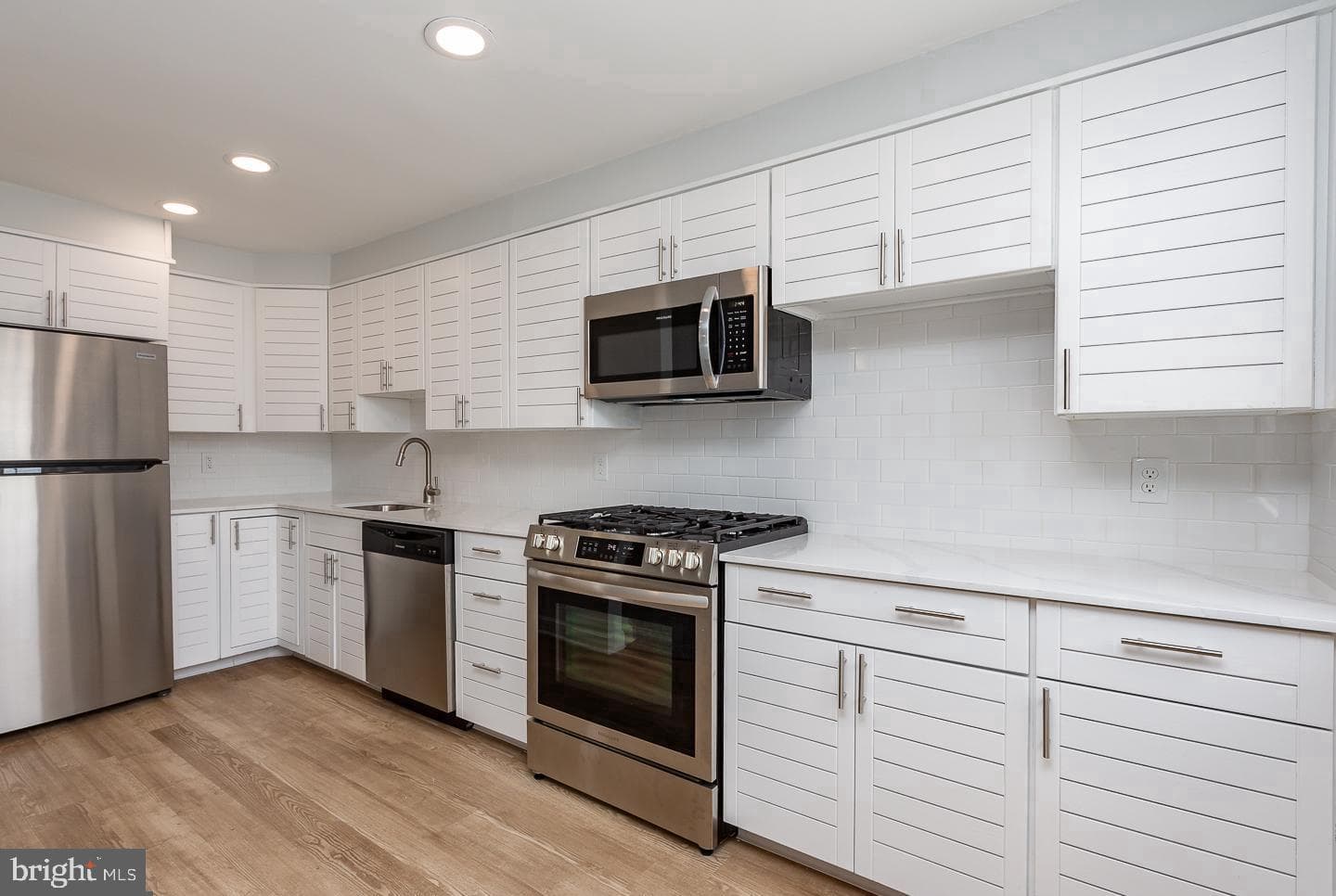 144 Alverstone Road photo 1