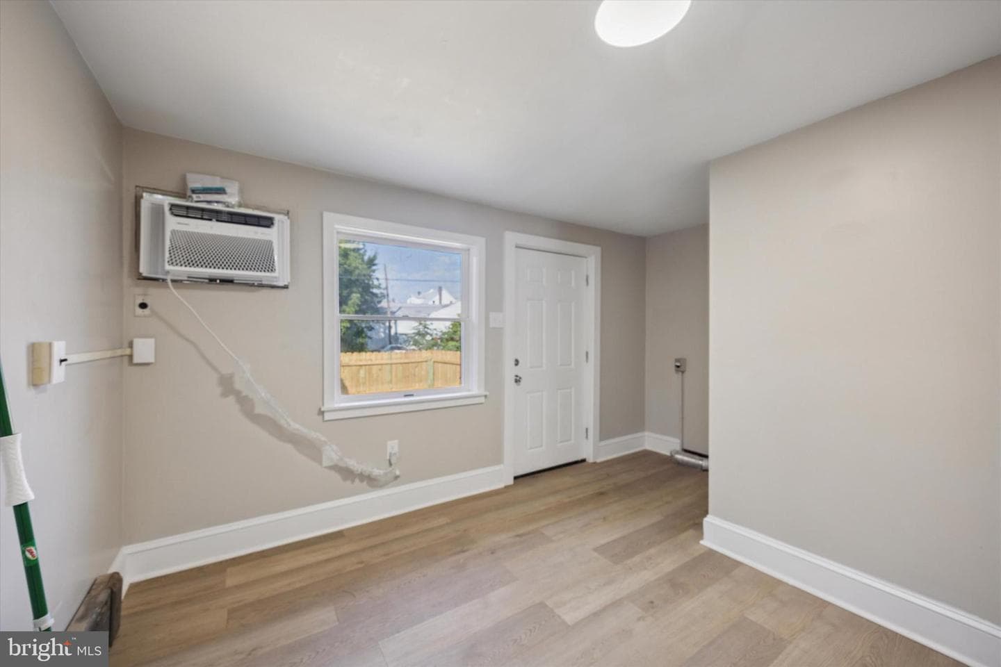 164 Wayne Avenue photo 8