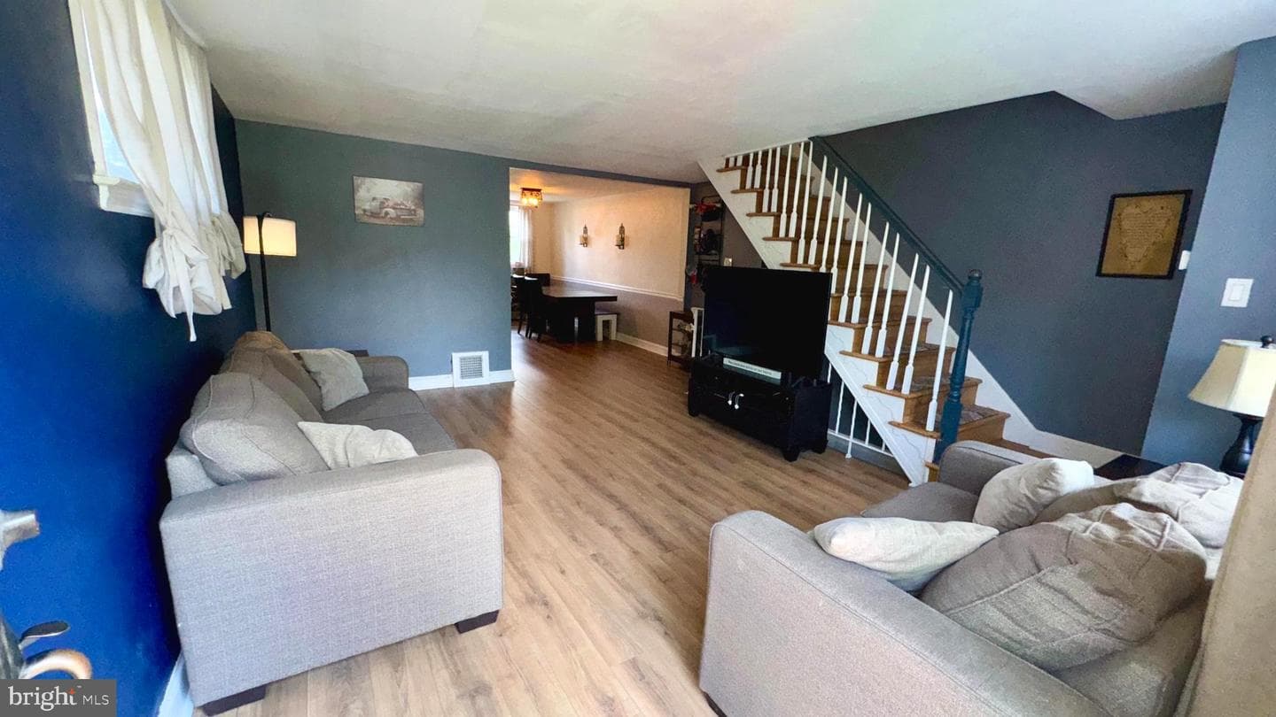 218 Spruce Street photo 8