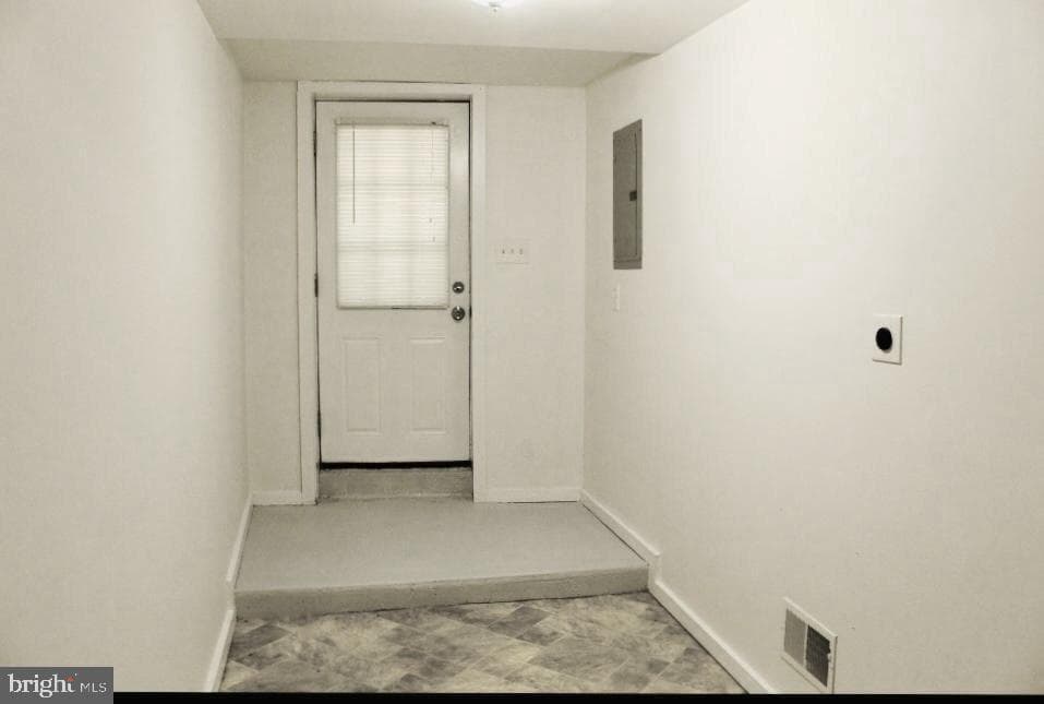 1106 Sterling Avenue photo 9