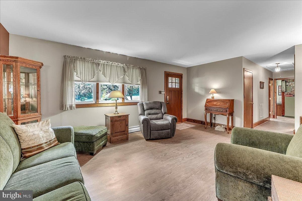 4 Oak Circle photo 4