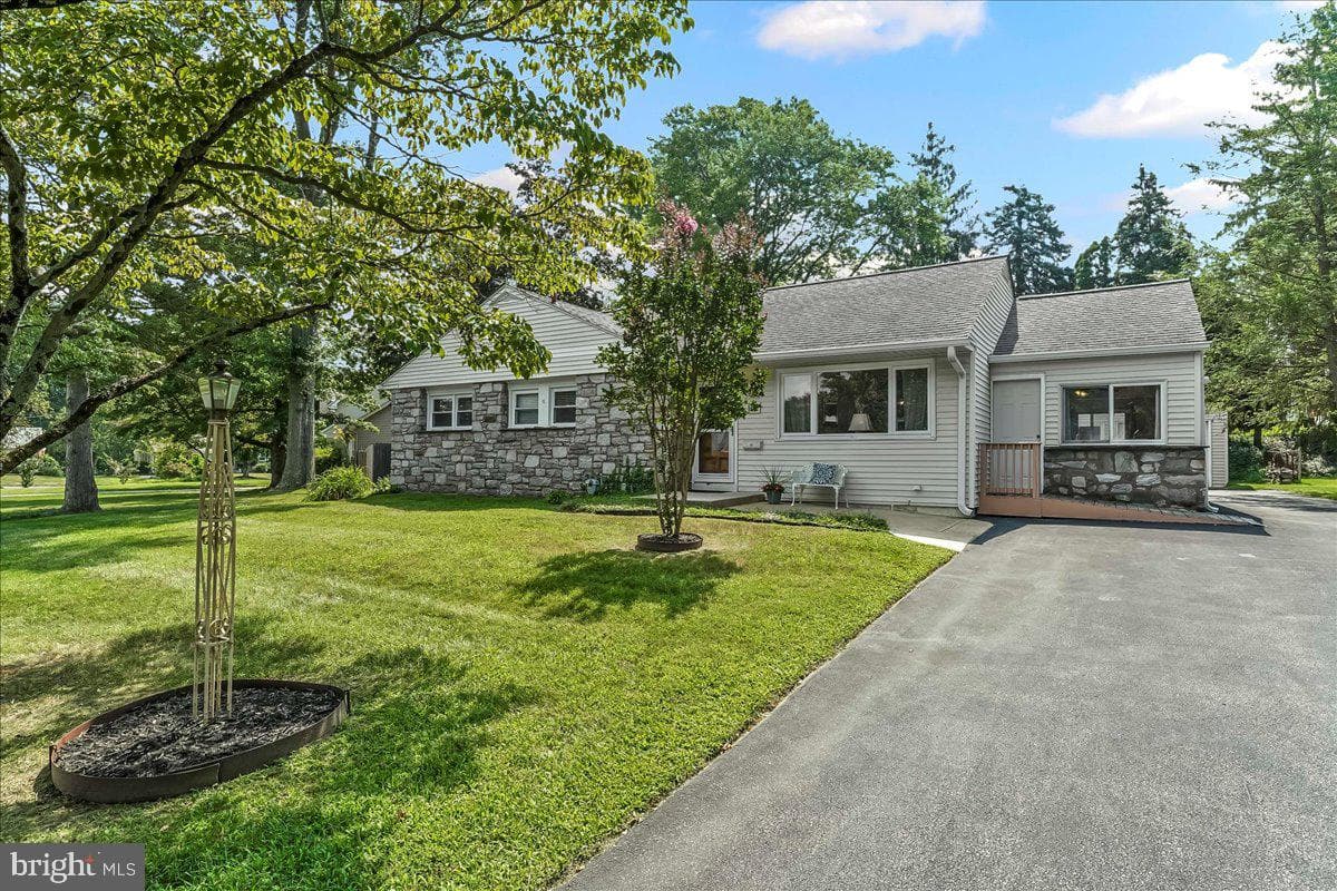 303 Harvard Avenue photo 1