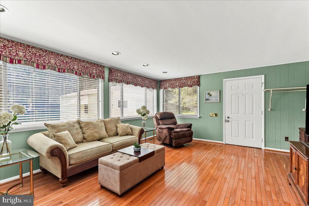 303 Harvard Avenue photo 14