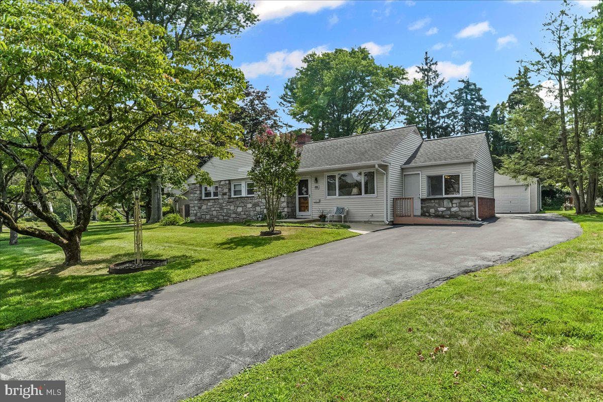 303 Harvard Avenue photo 23