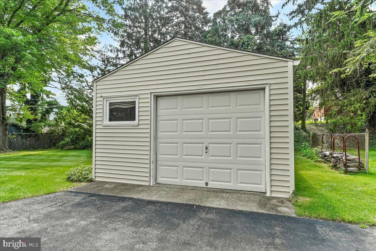 303 Harvard Avenue photo 24