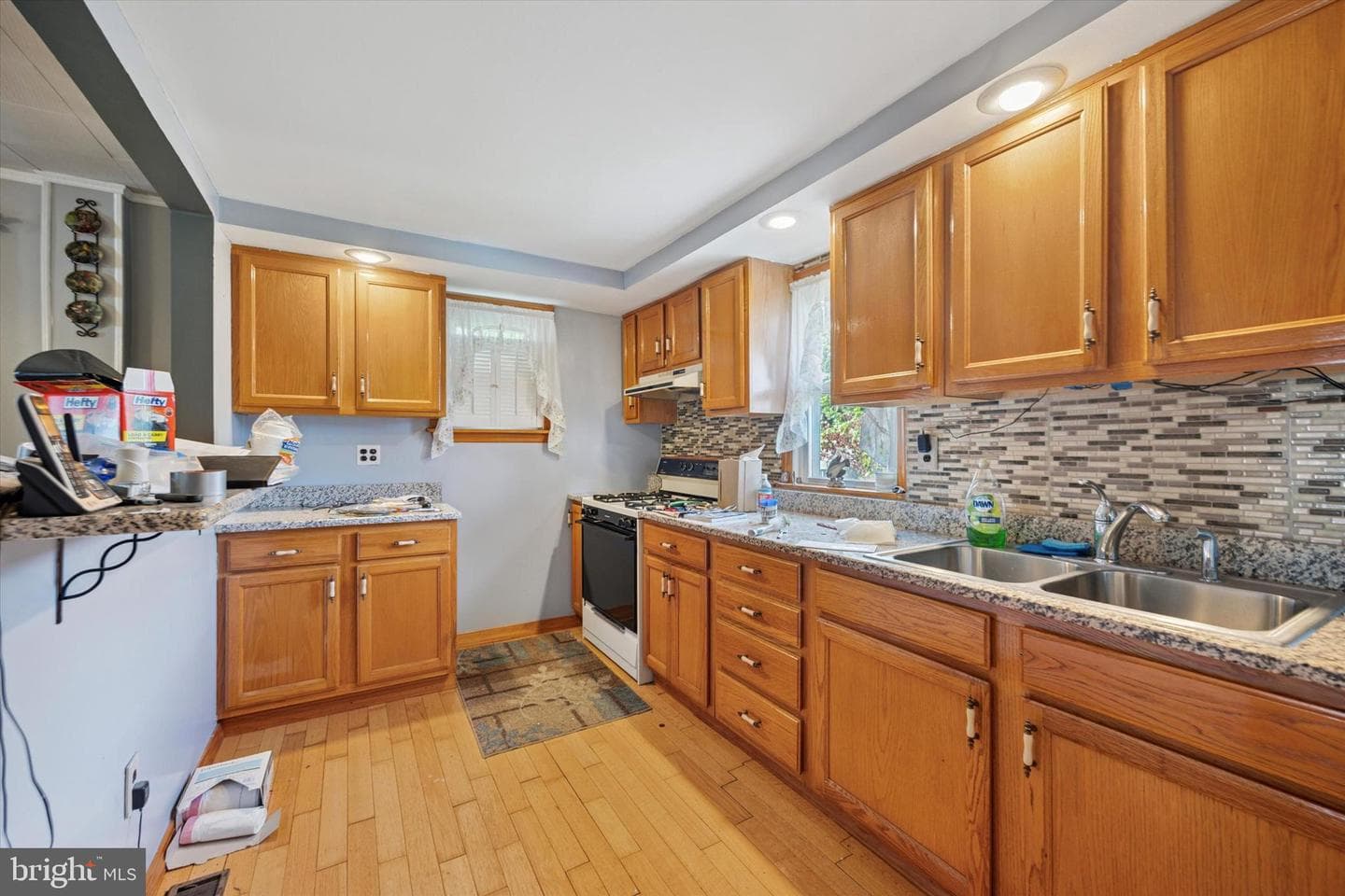 237 Randall Street photo 12