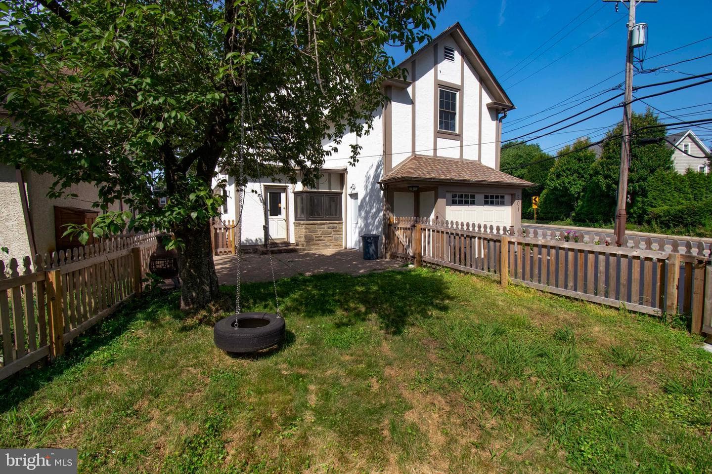 501 E Manoa Road photo 41
