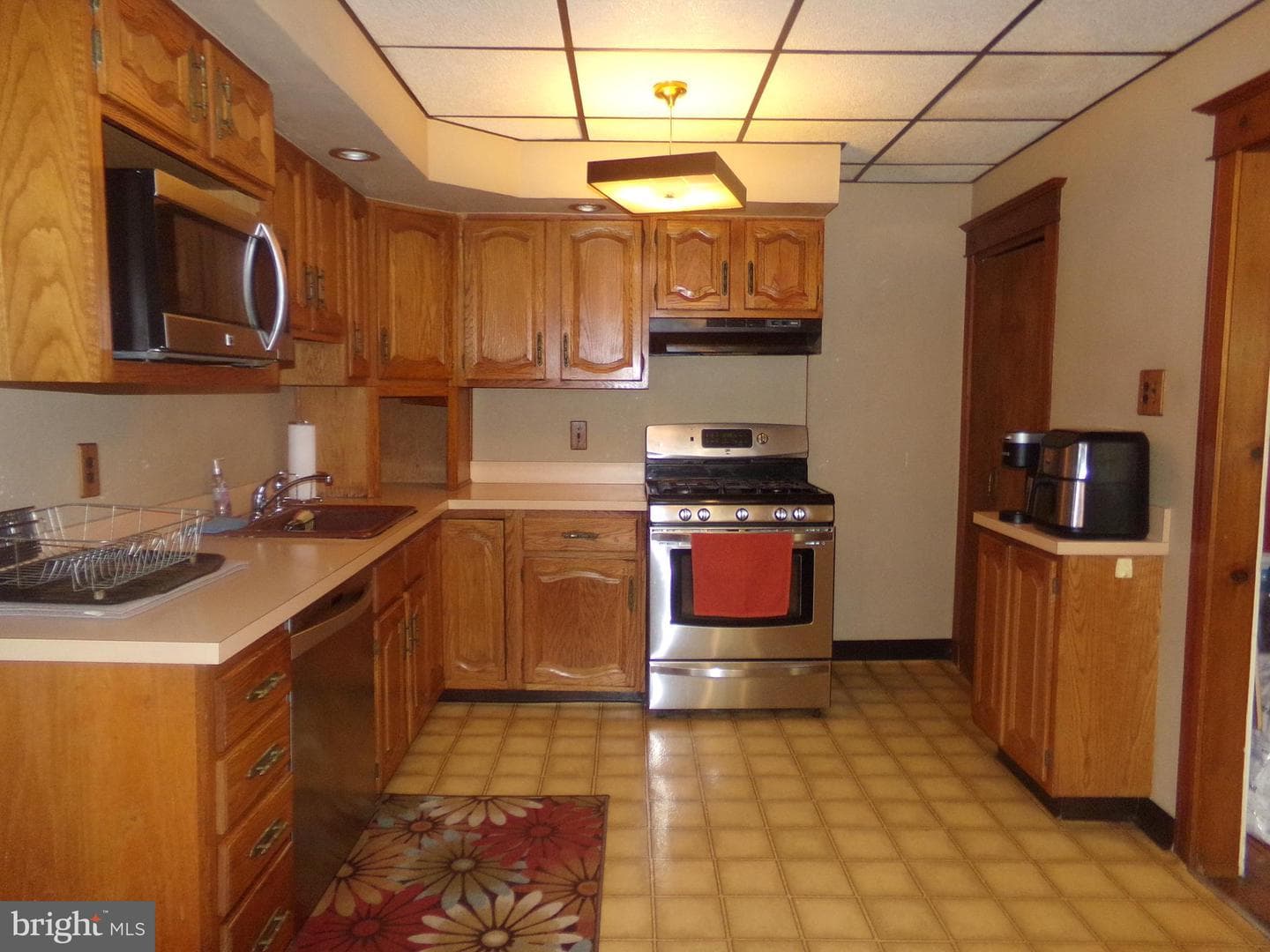 157 W Plumstead Avenue photo 19
