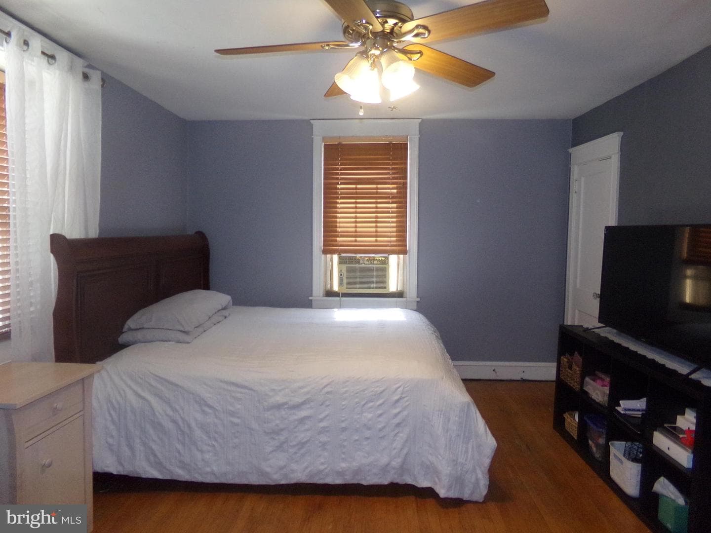 157 W Plumstead Avenue photo 23