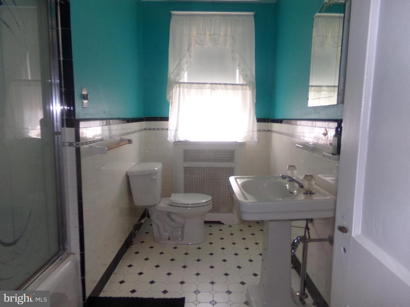157 W Plumstead Avenue photo 34