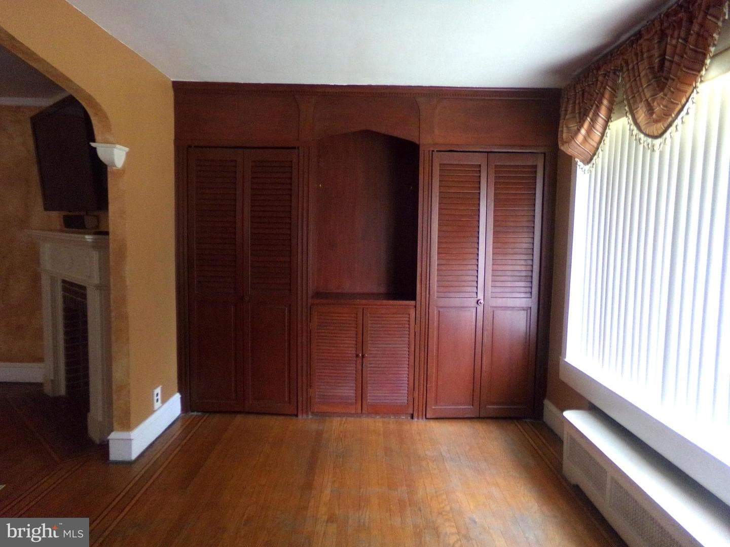 157 W Plumstead Avenue photo 4