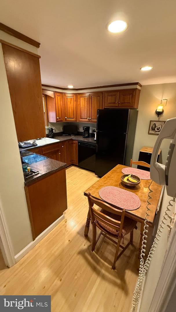 415 W Grays Avenue photo 34