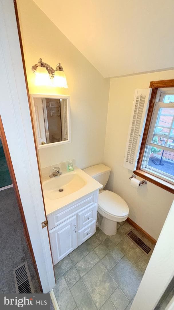 415 W Grays Avenue photo 47