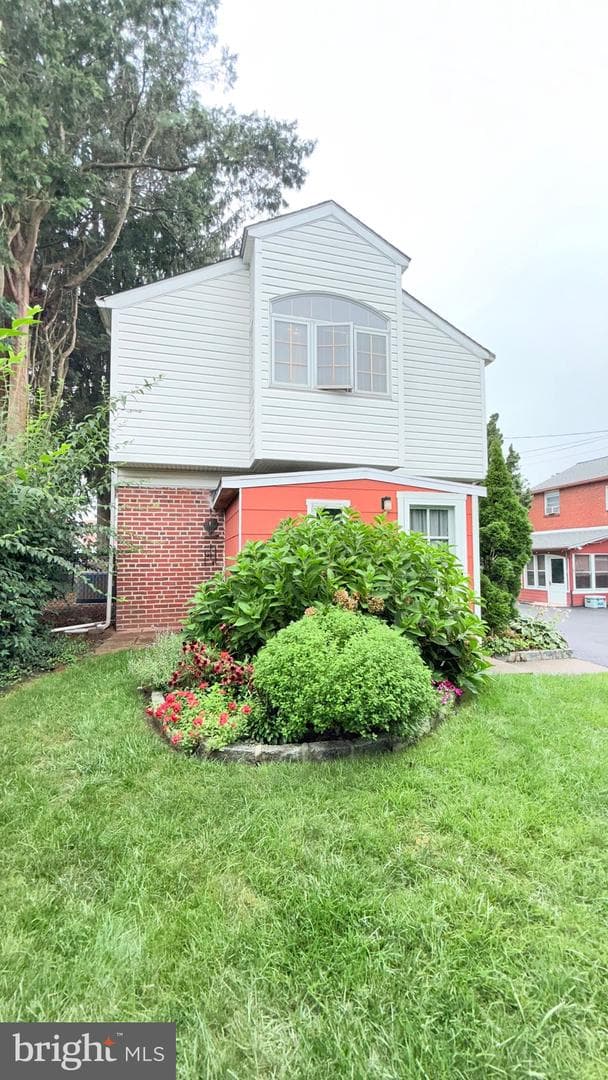 415 W Grays Avenue photo 52