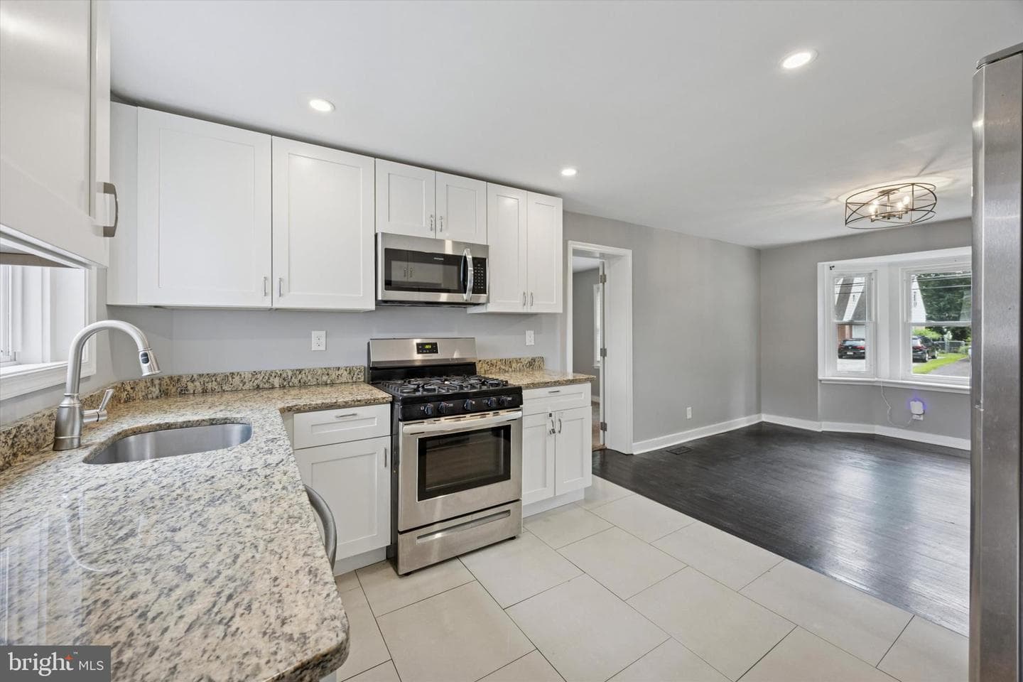 2415 Franklin Avenue photo 12