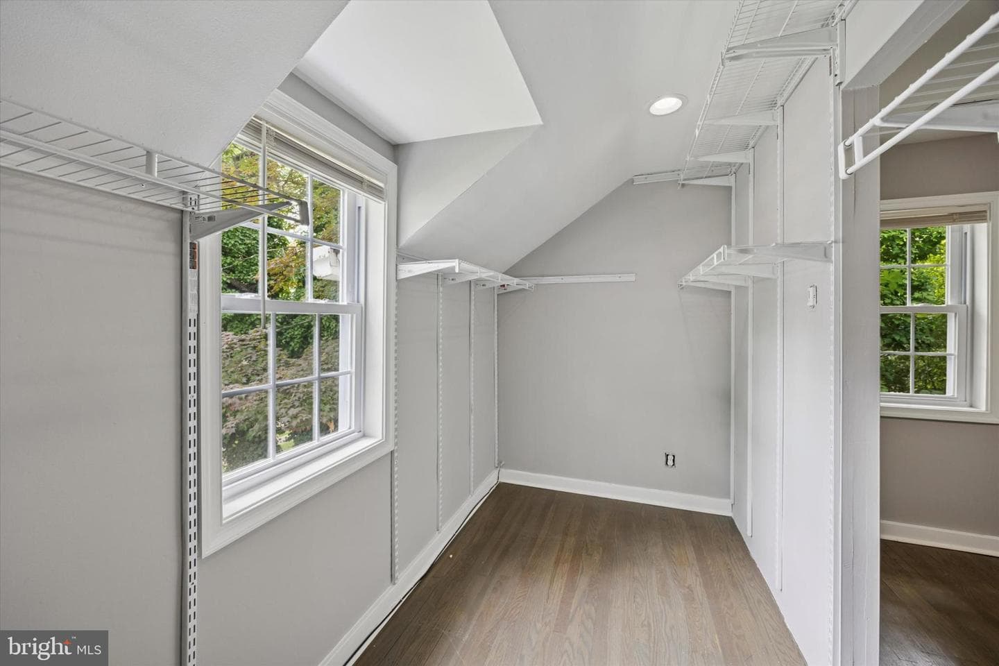 2415 Franklin Avenue photo 20