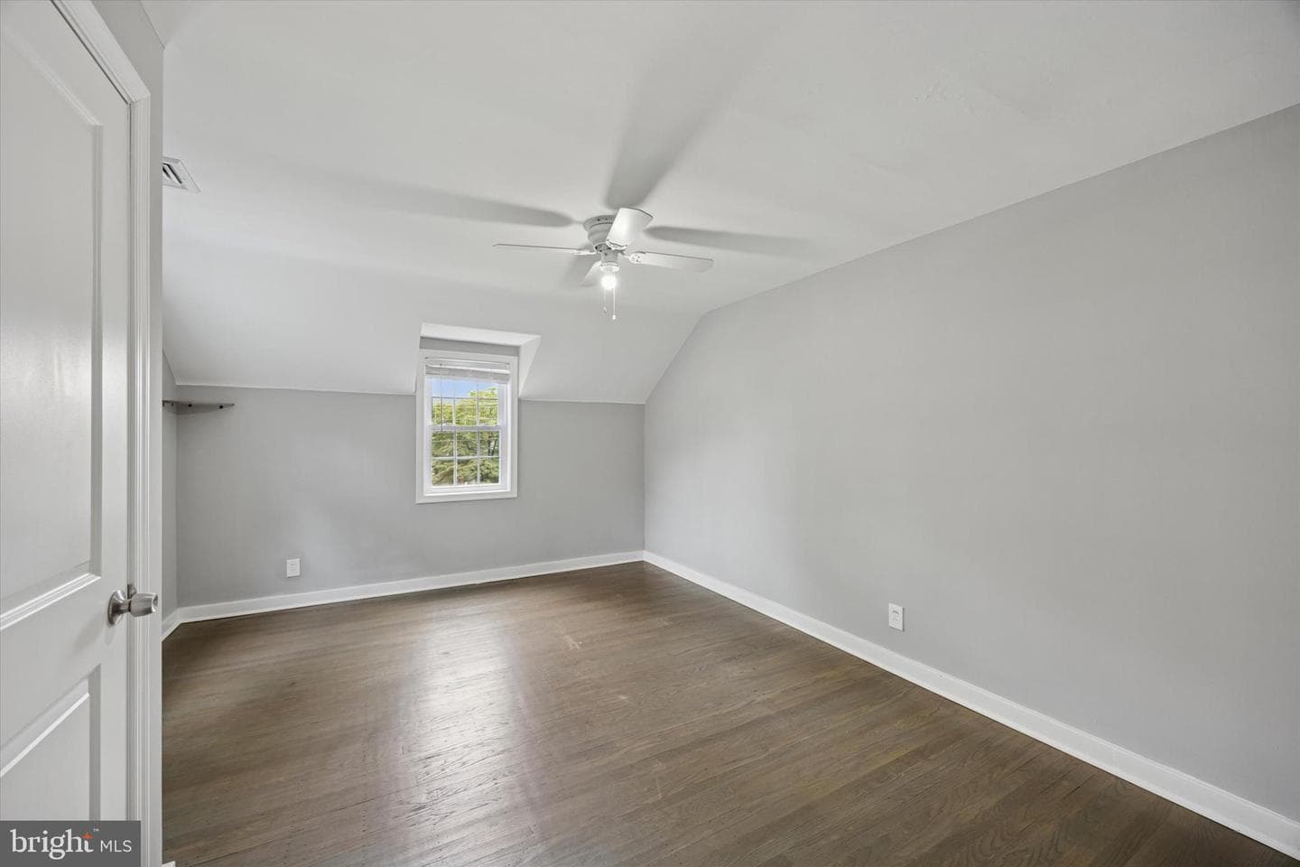 2415 Franklin Avenue photo 22