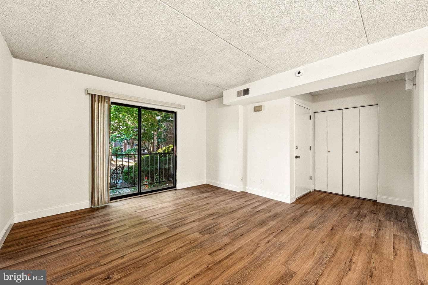 338 Saybrook Lane photo 4