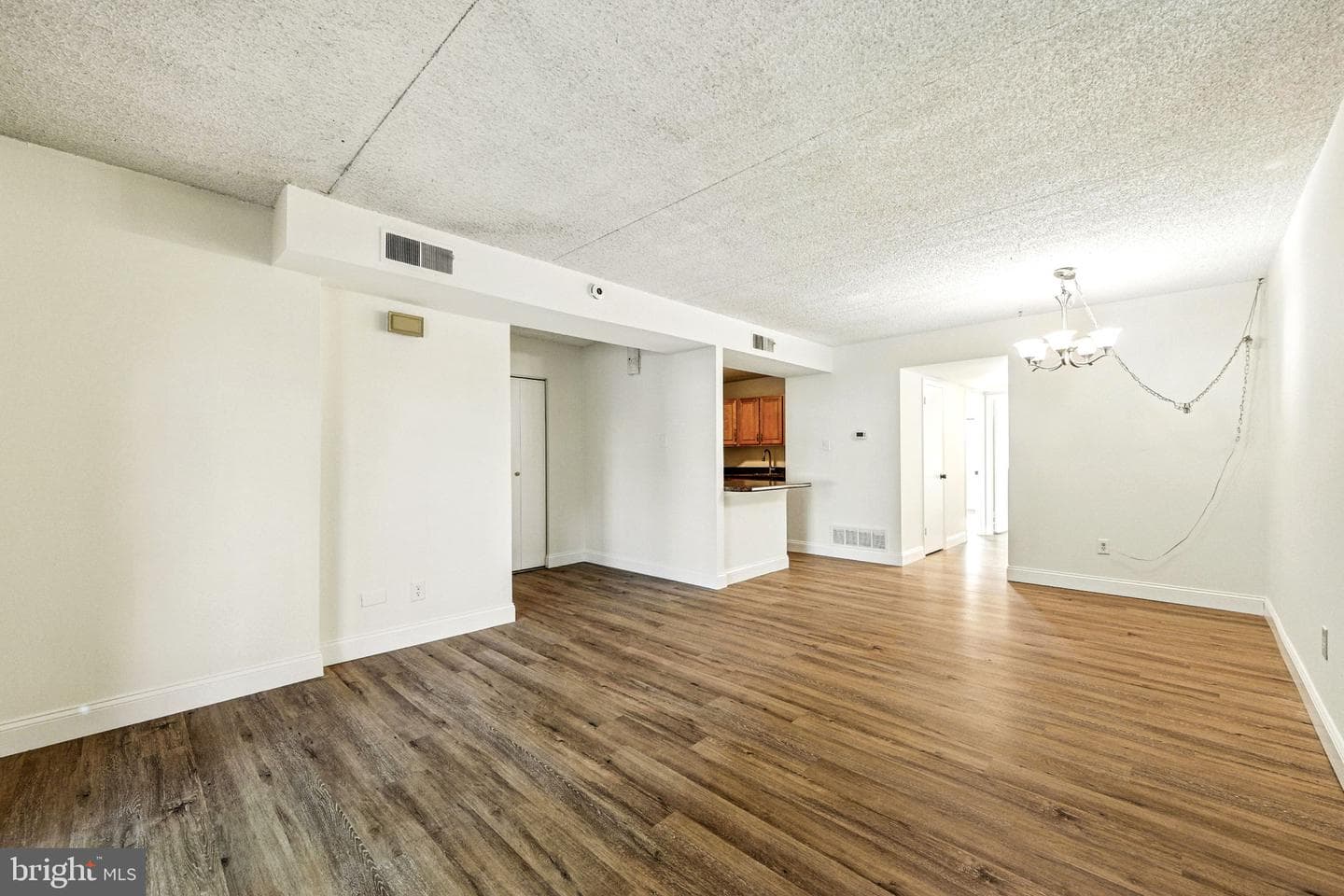 338 Saybrook Lane photo 7