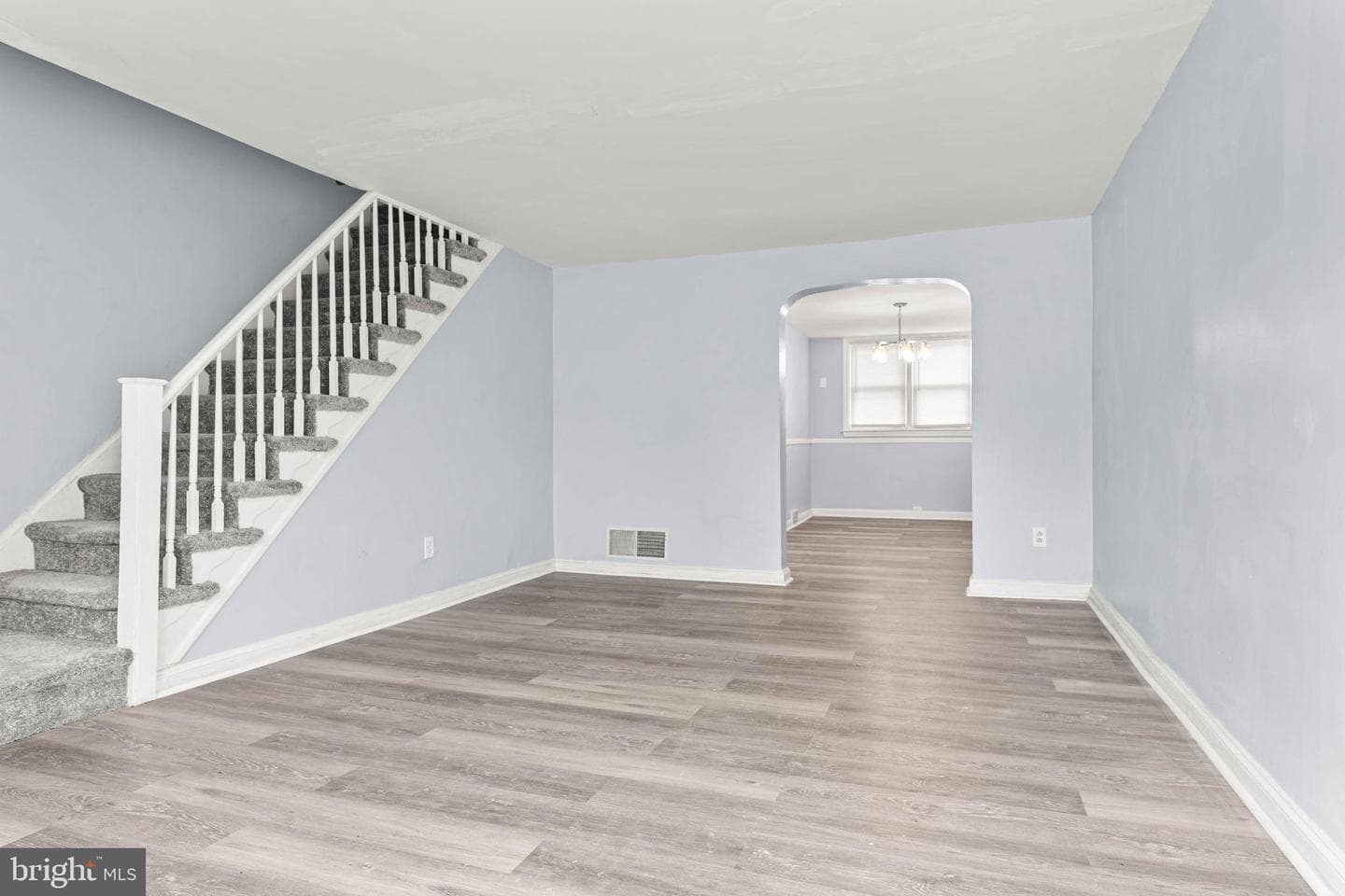 2212 Bond Avenue photo 5