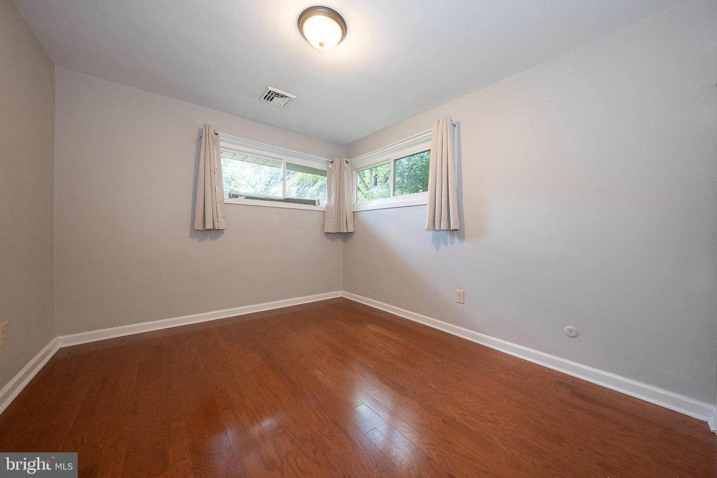 32 Pine Street photo 31