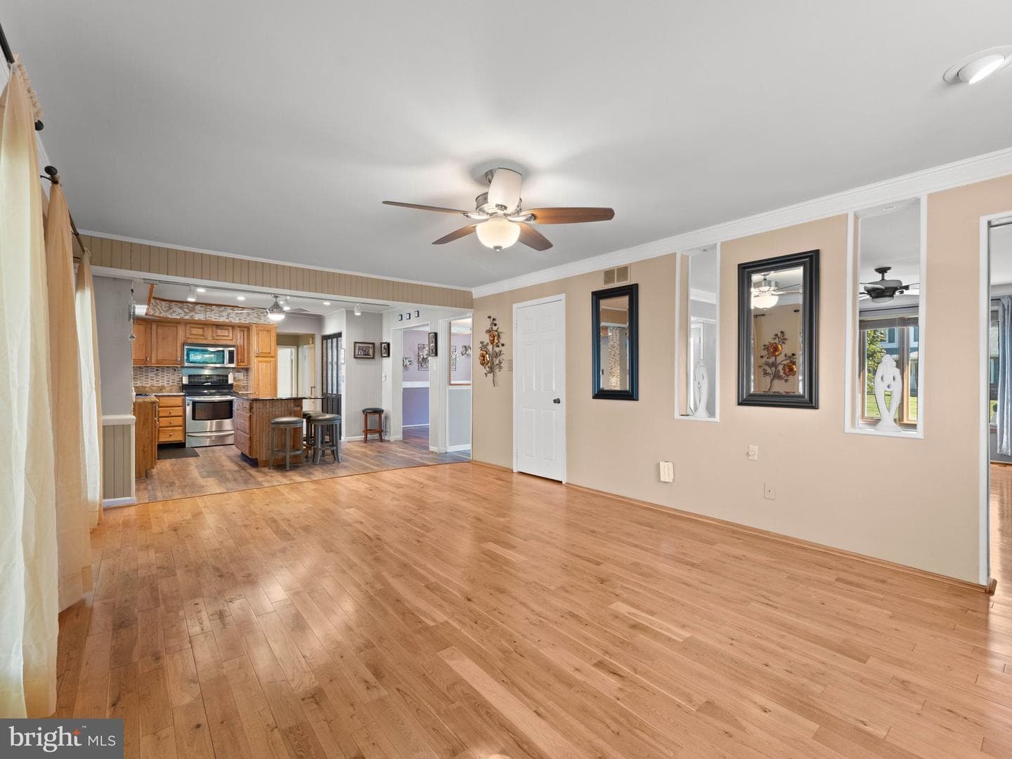 423 Sir Galahad Drive photo 14