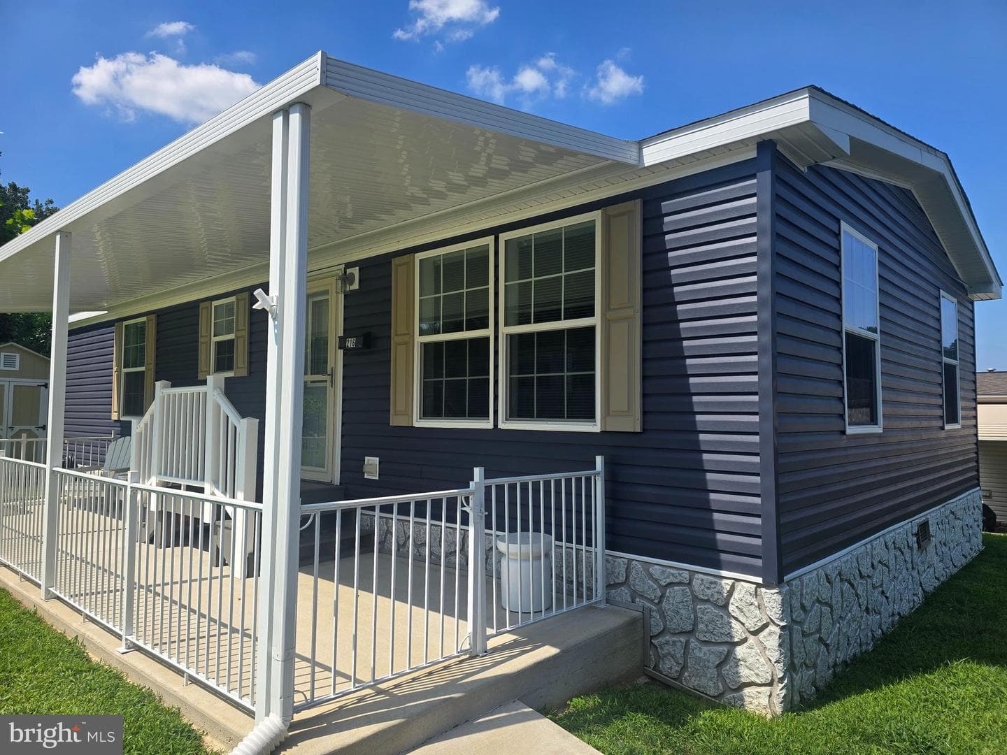 216 Park Drive photo 3