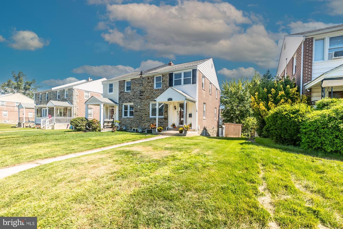 1037 Cobbs Street photo 2