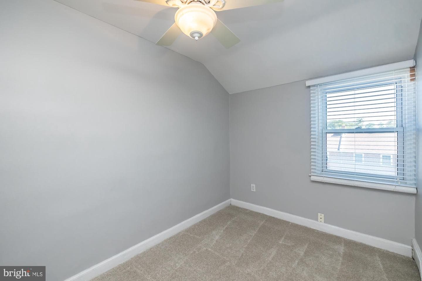 1037 Cobbs Street photo 28