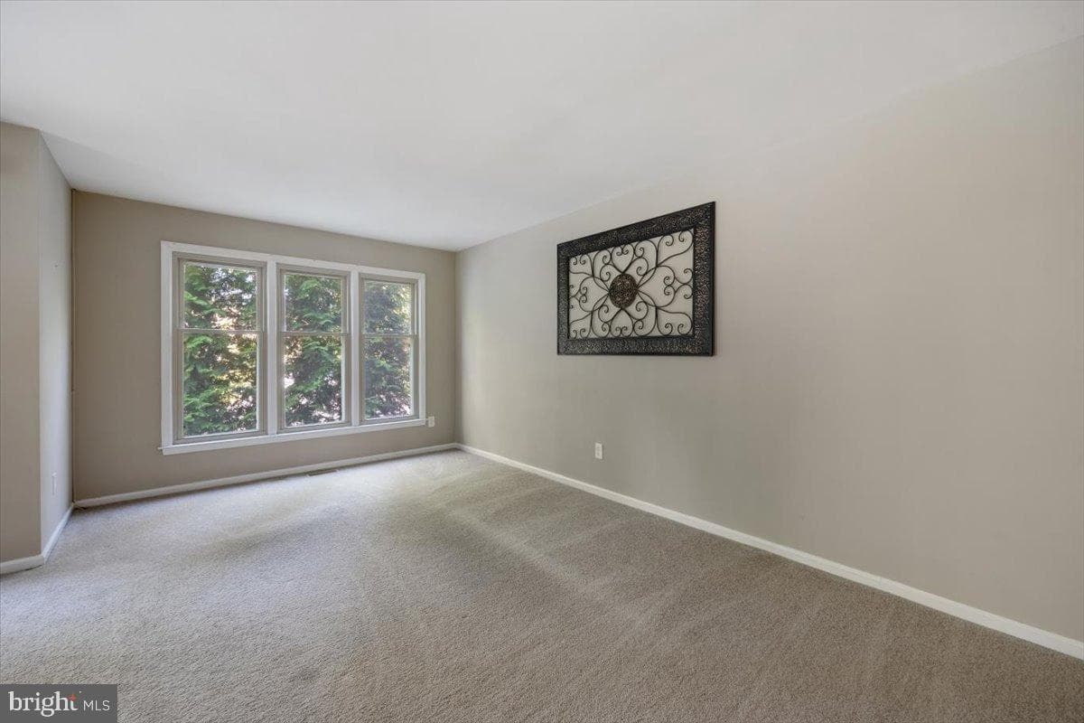 4 Fairfax Vlg photo 13