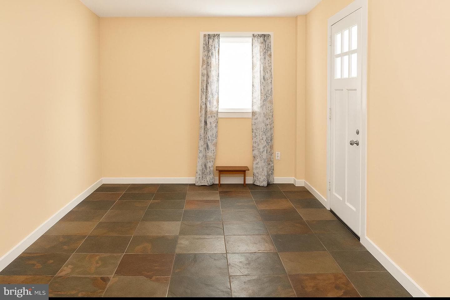 127 Mansfield Road photo 3