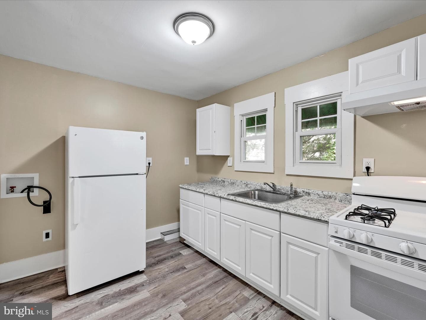 1105 Terrill St photo 13