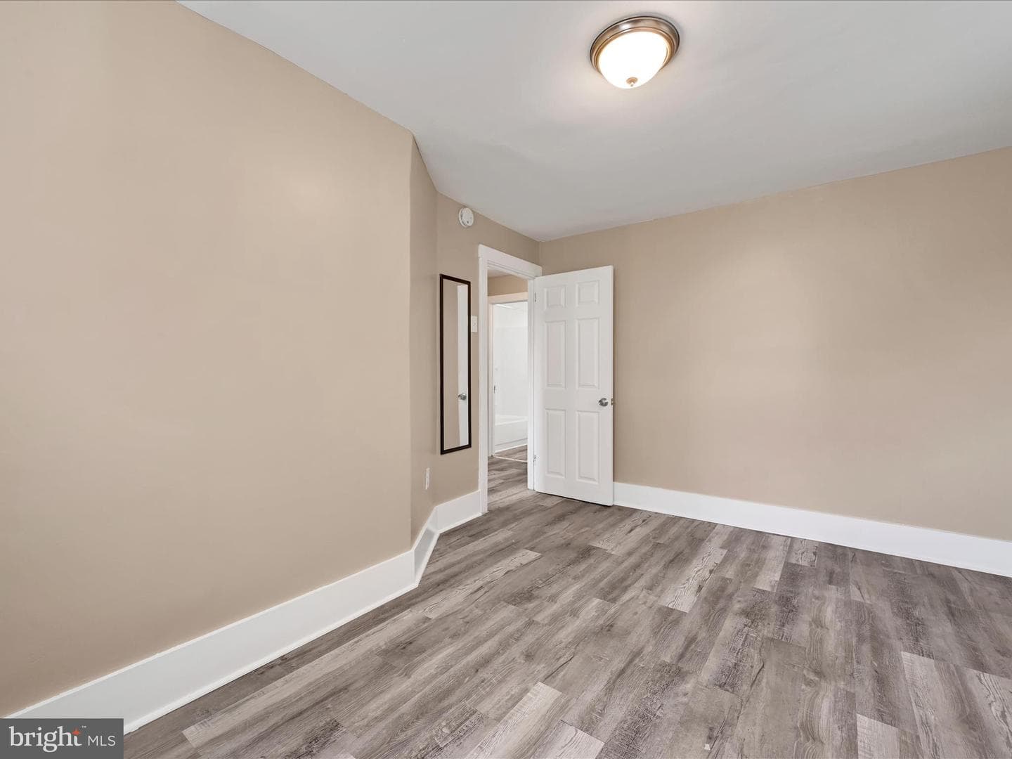 1105 Terrill St photo 19