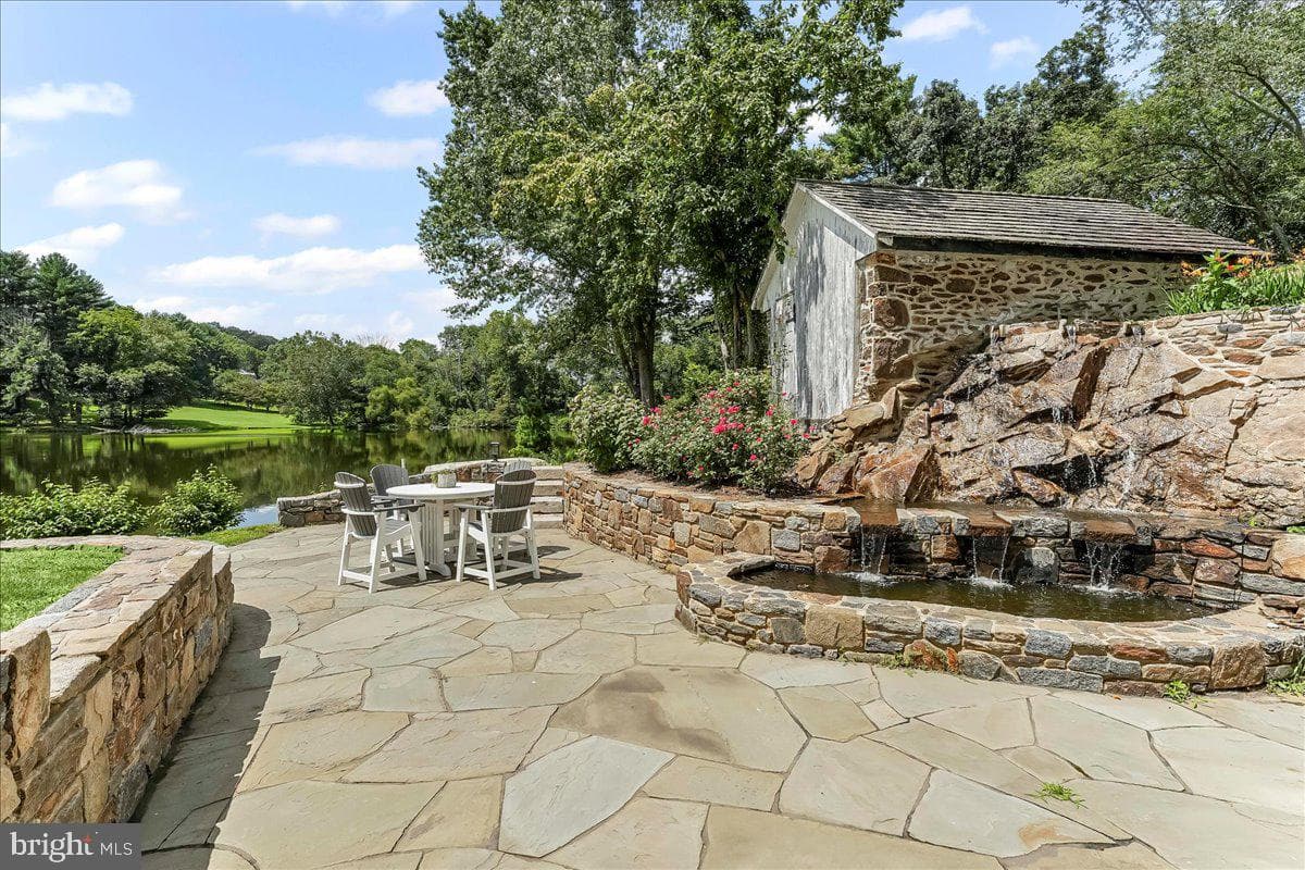 80 Heyburn Road photo 12