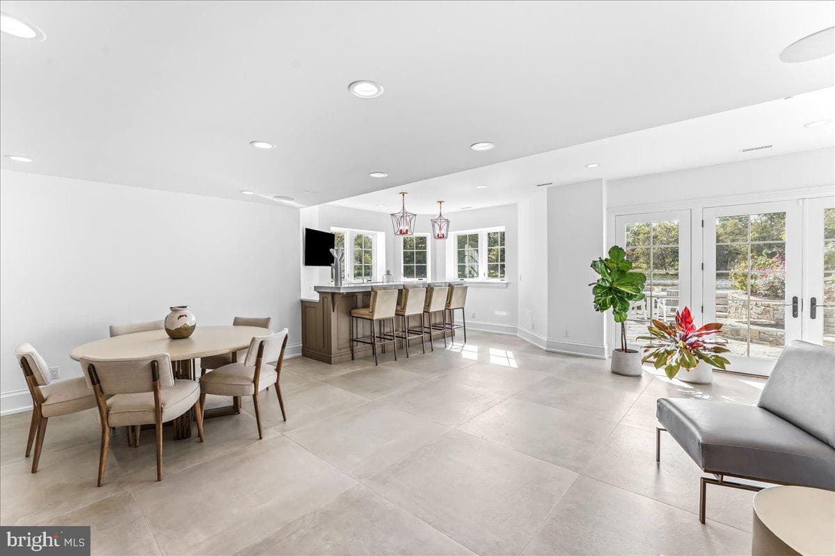 80 Heyburn Road photo 64