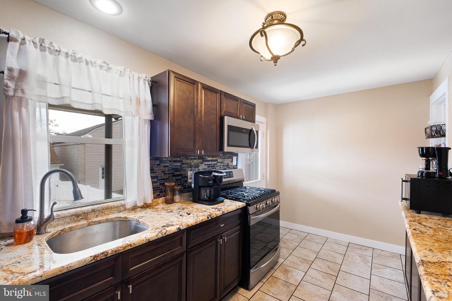 130 Elmwood Avenue photo 8