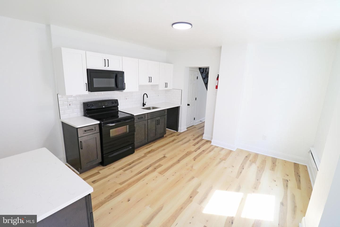 342 Kerlin Street photo 9