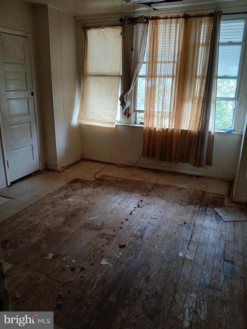 1124 W 9th Street photo 4