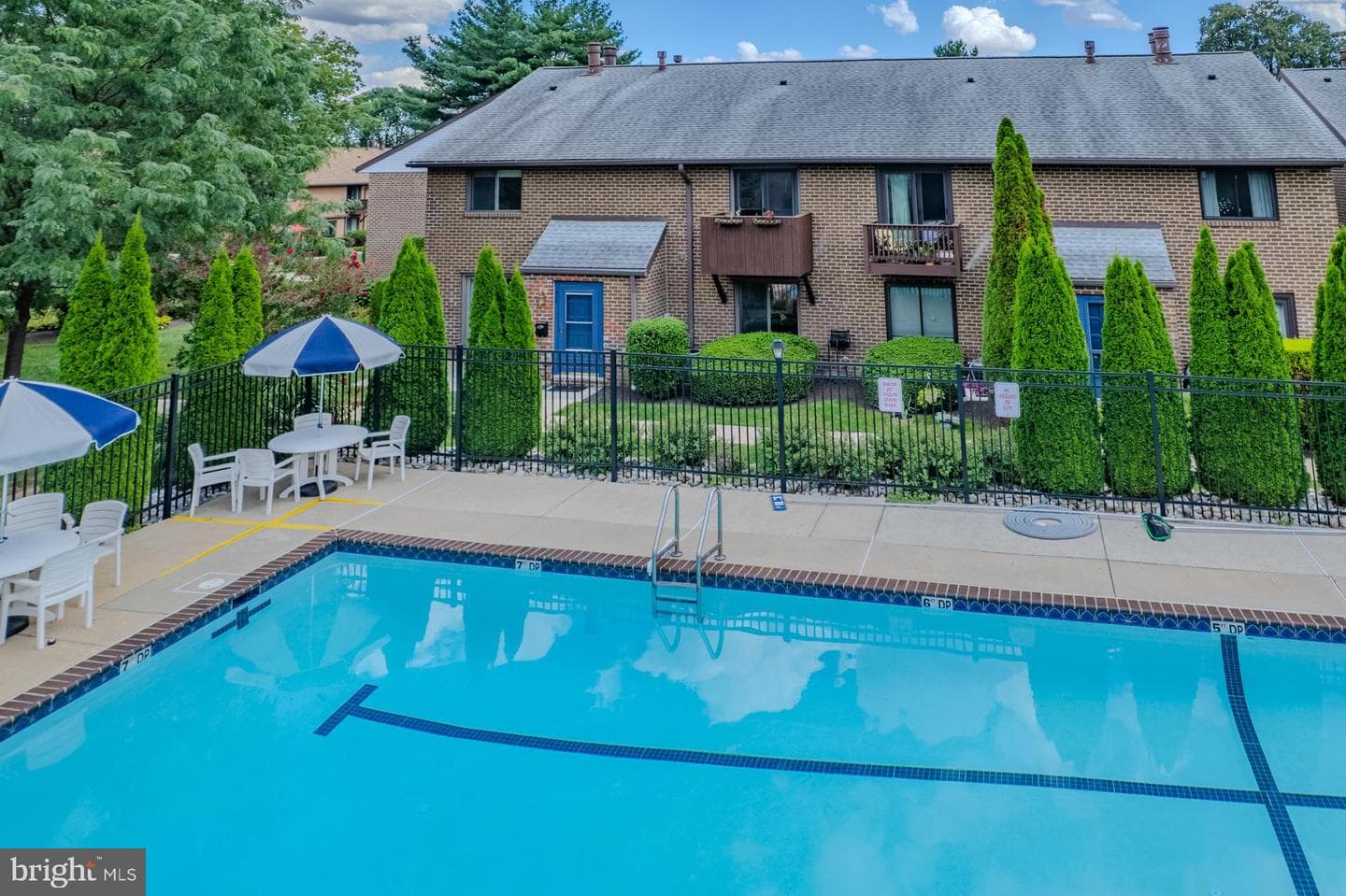 700 Ardmore Avenue #608 photo 3