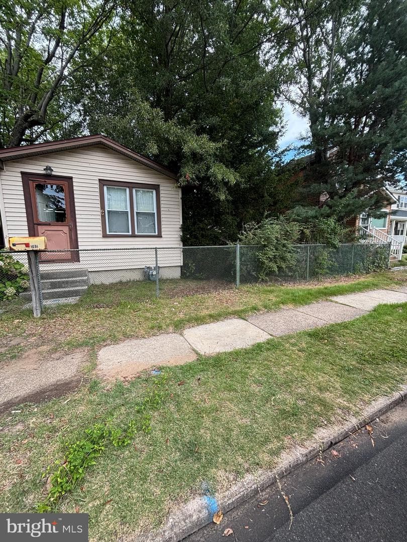 202 Mohican Street photo 2