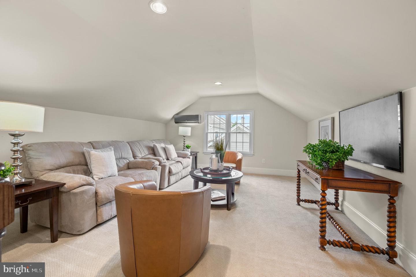 3728 Liseter Gardens photo 21
