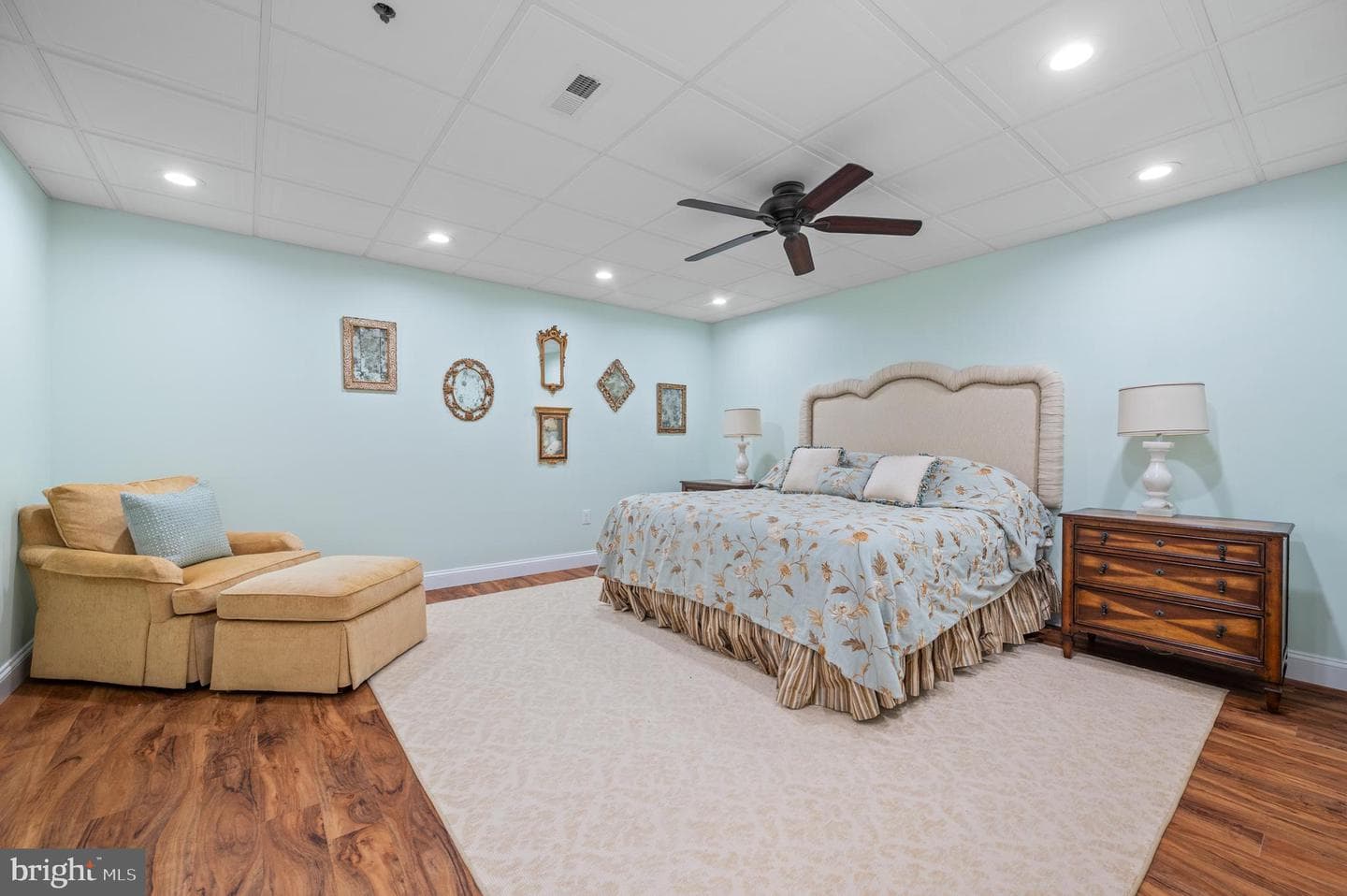 3728 Liseter Gardens photo 32