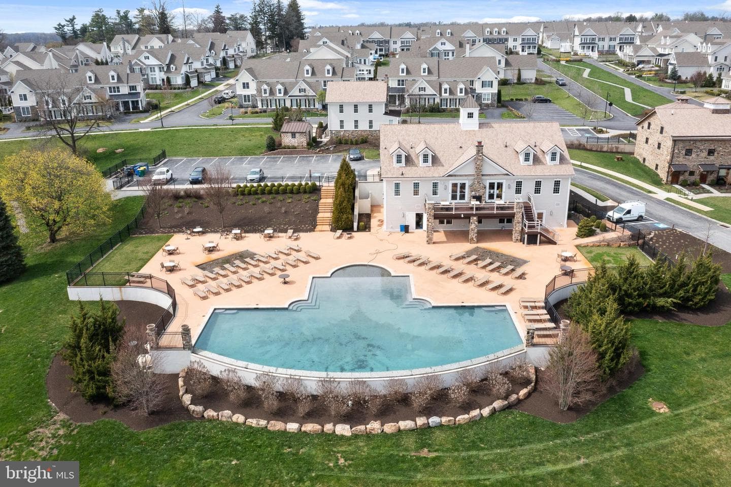 3728 Liseter Gardens photo 41