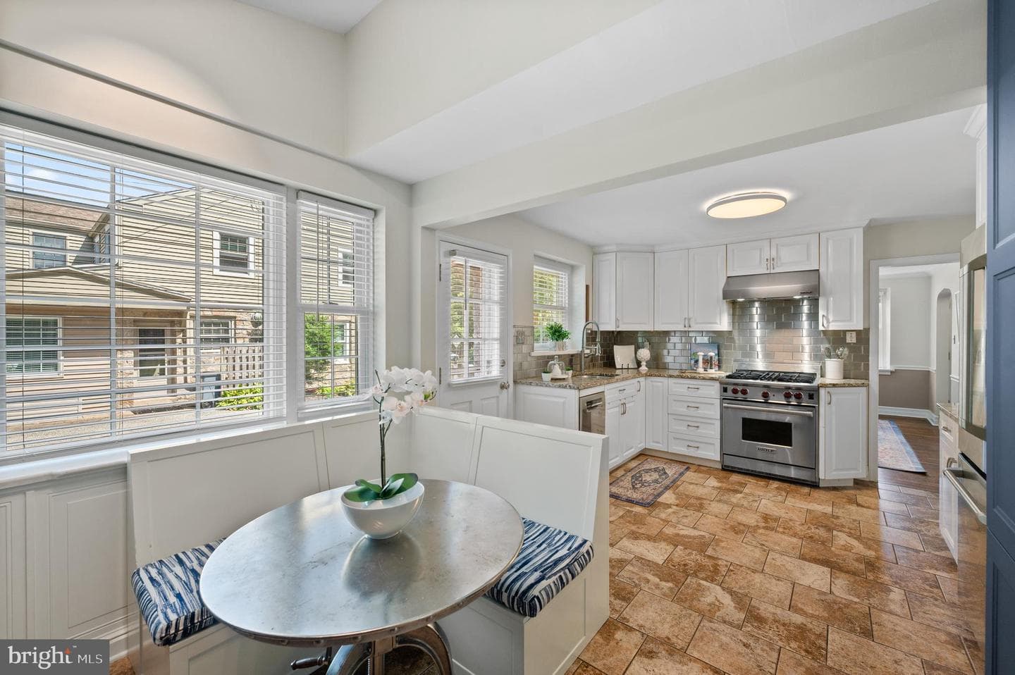 12 Lowrys Lane photo 15