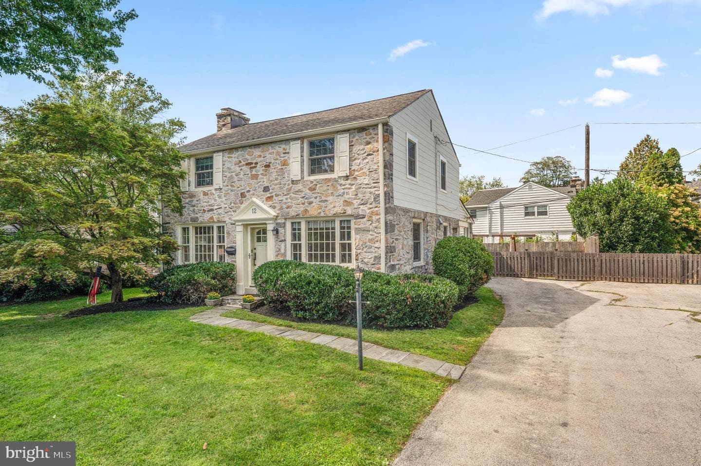 12 Lowrys Lane photo 2