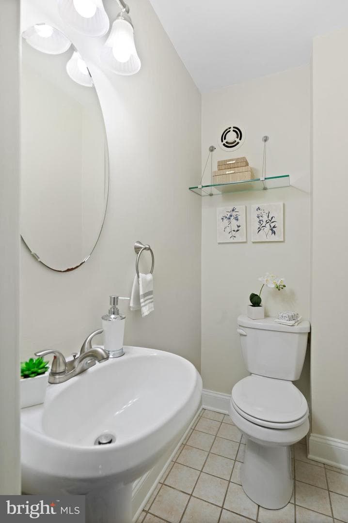 12 Lowrys Lane photo 21