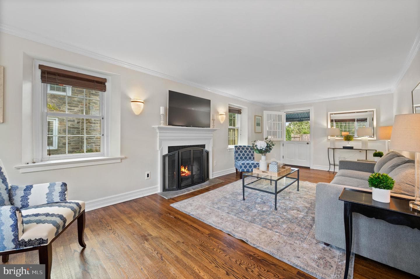 12 Lowrys Lane photo 5